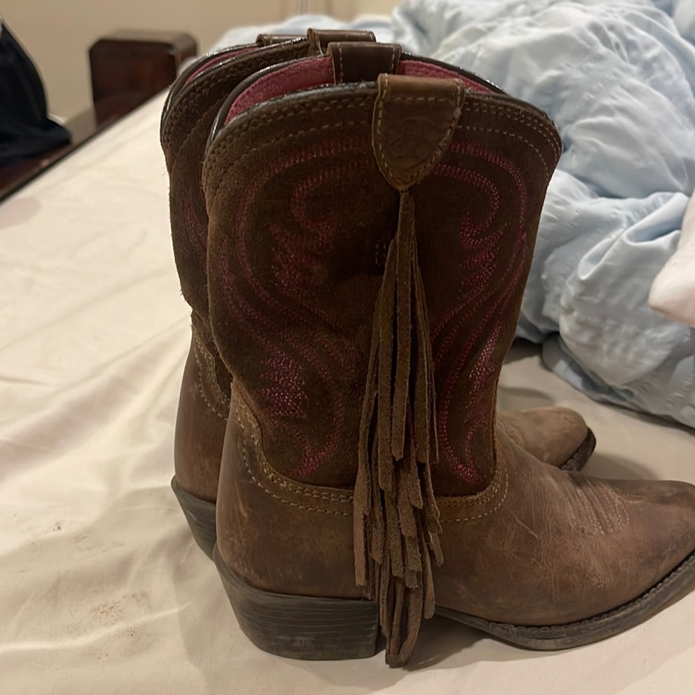 Girls Ariat size 11 Fringe Boots